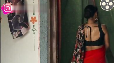 Choodi Wala Aaya Aur Pyaasi Bhabhi Chudai
